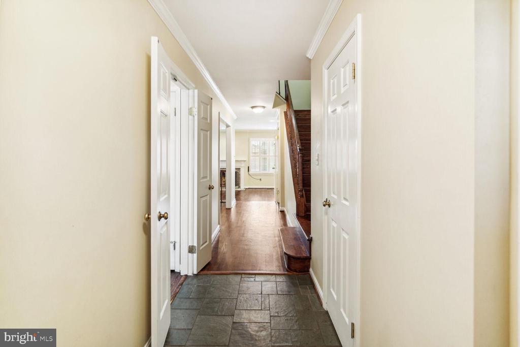 3023 MEETING STREET