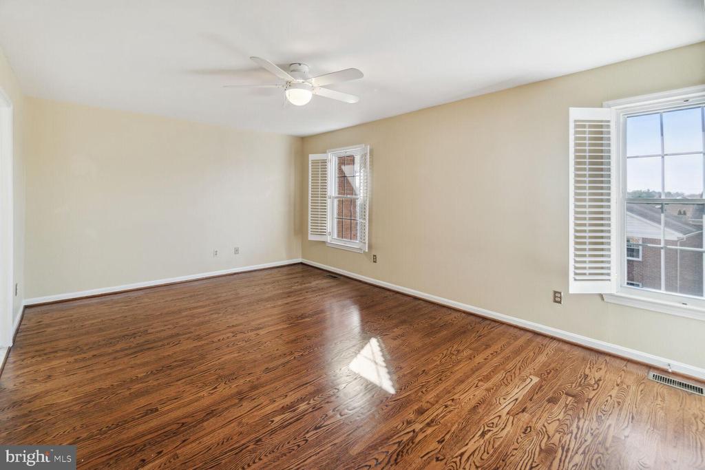 3023 MEETING STREET