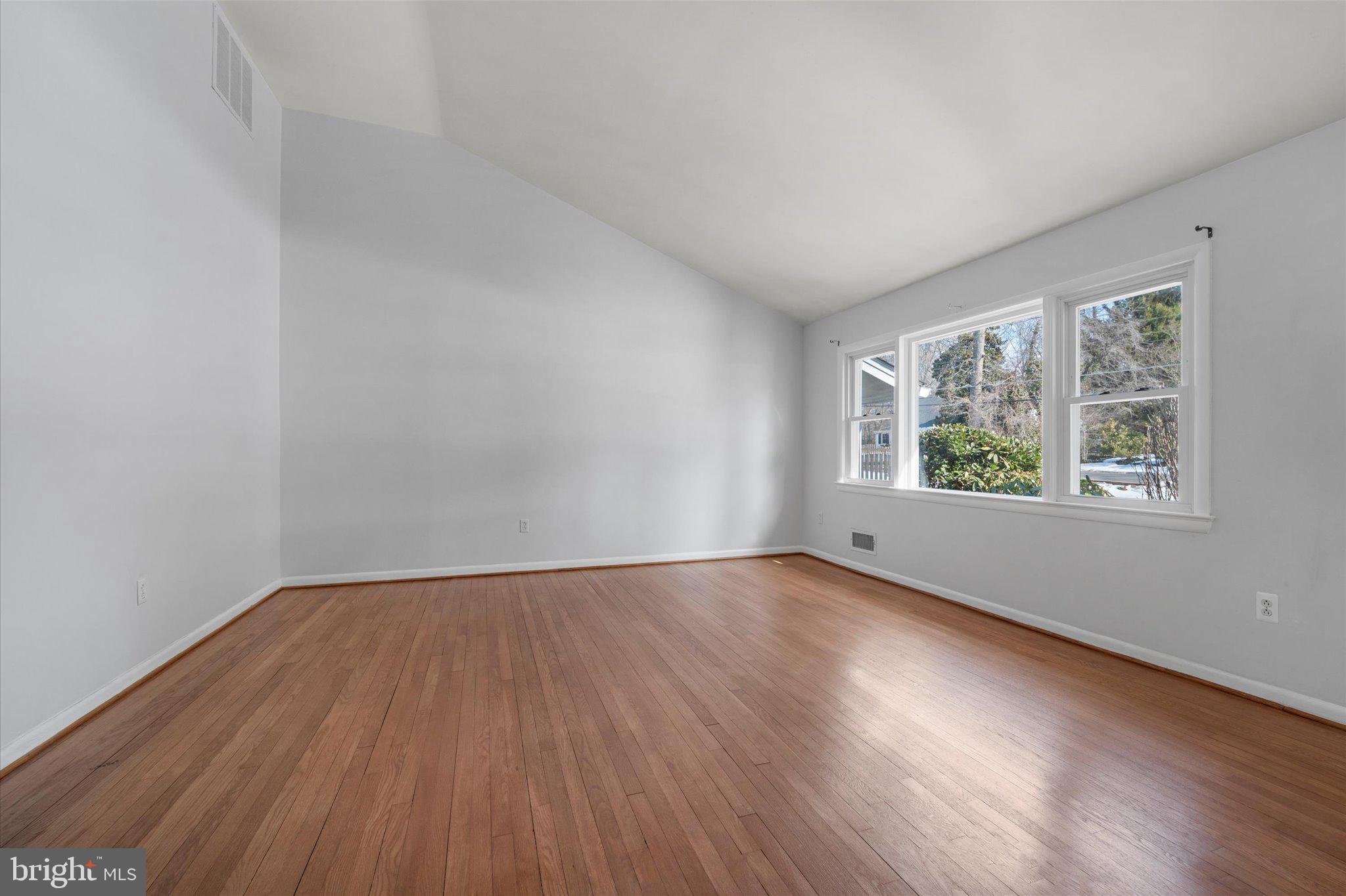 9012 VERNON VIEW DRIVE