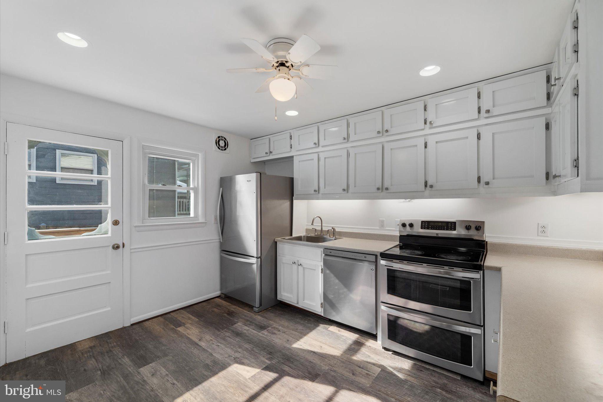 9012 VERNON VIEW DRIVE