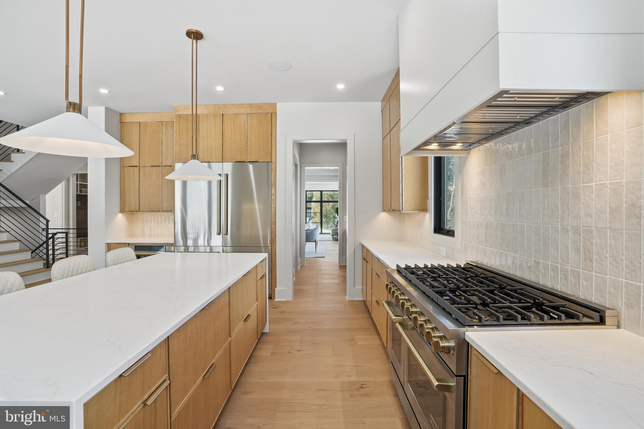 2107 GREENWICH STREET