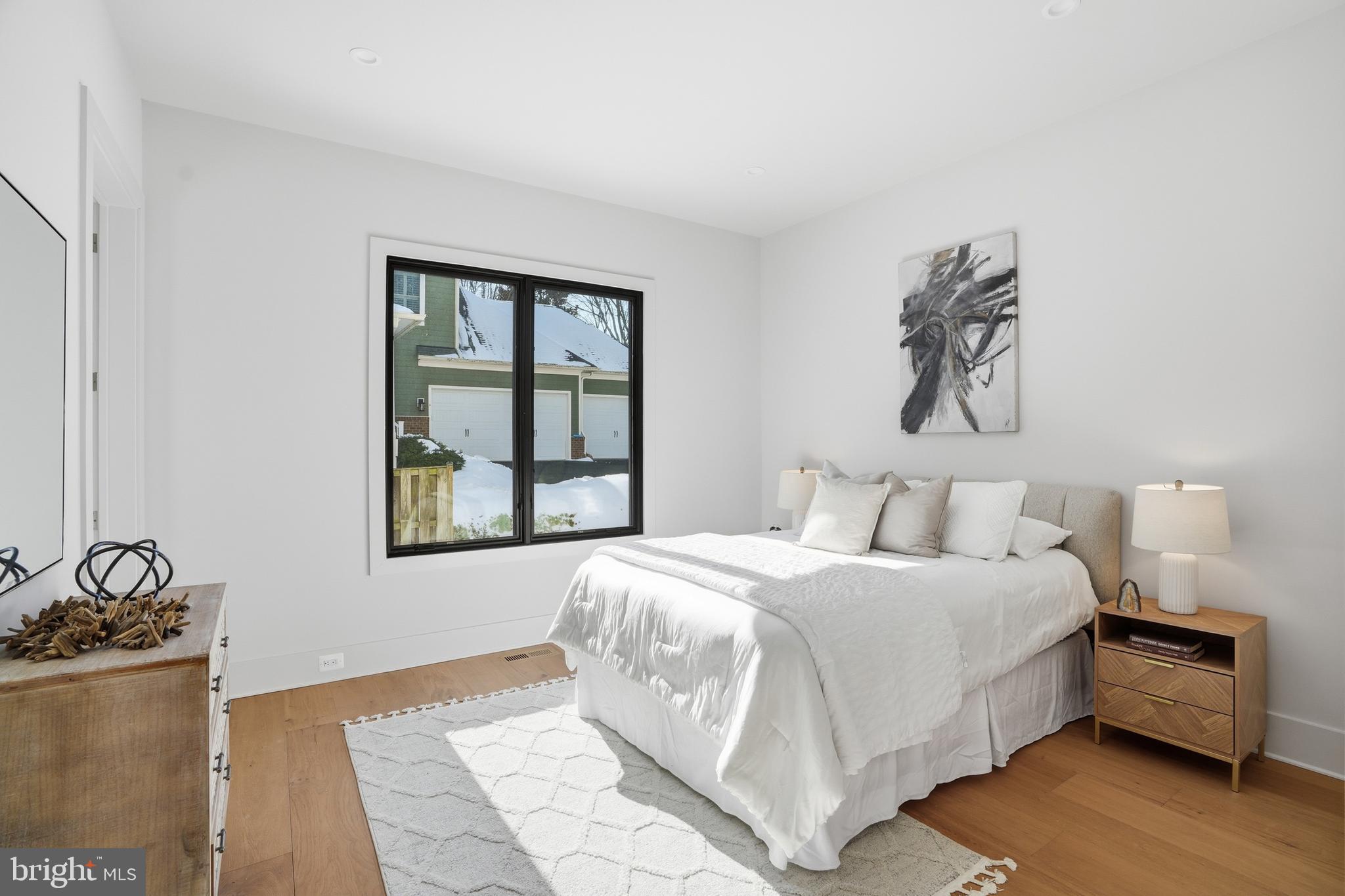 2107 GREENWICH STREET