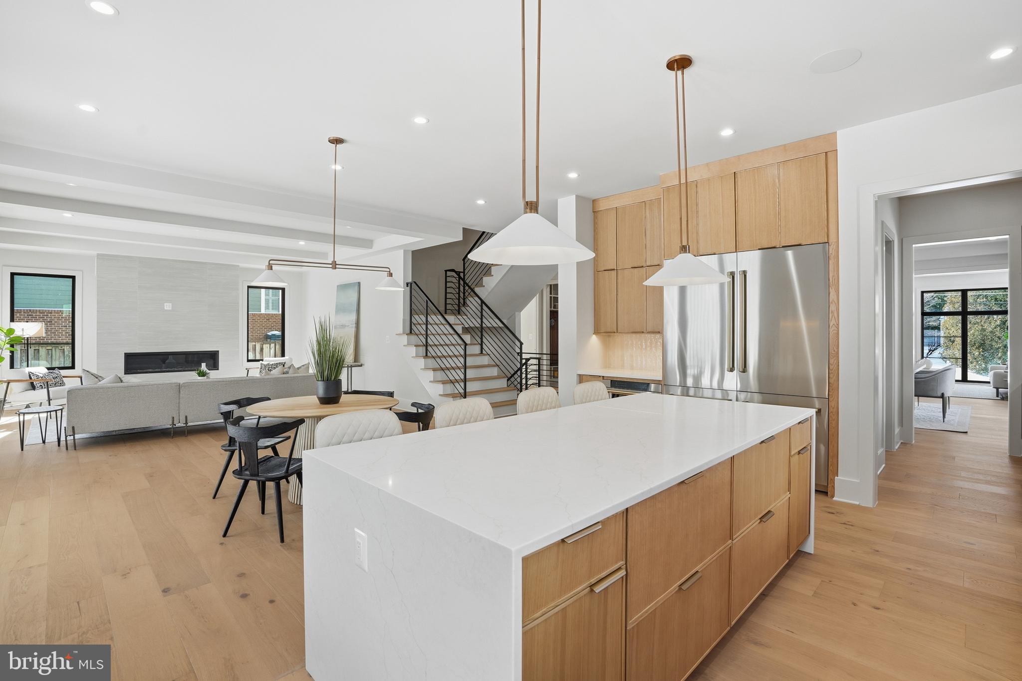 2107 GREENWICH STREET