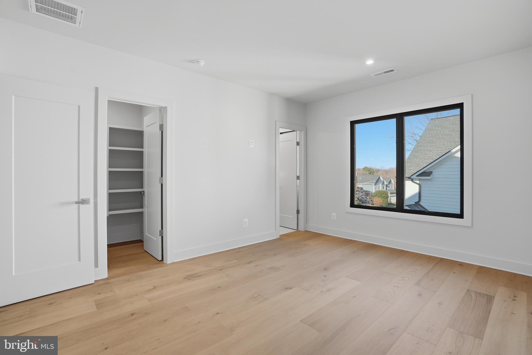 2107 GREENWICH STREET