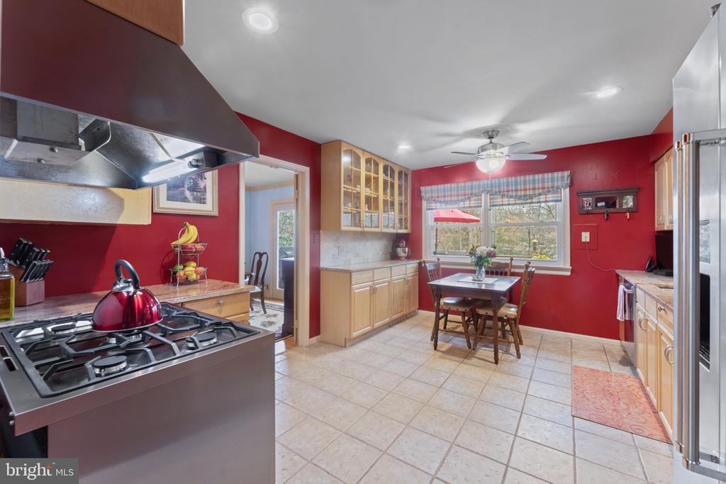 9303 SWINBURNE COURT