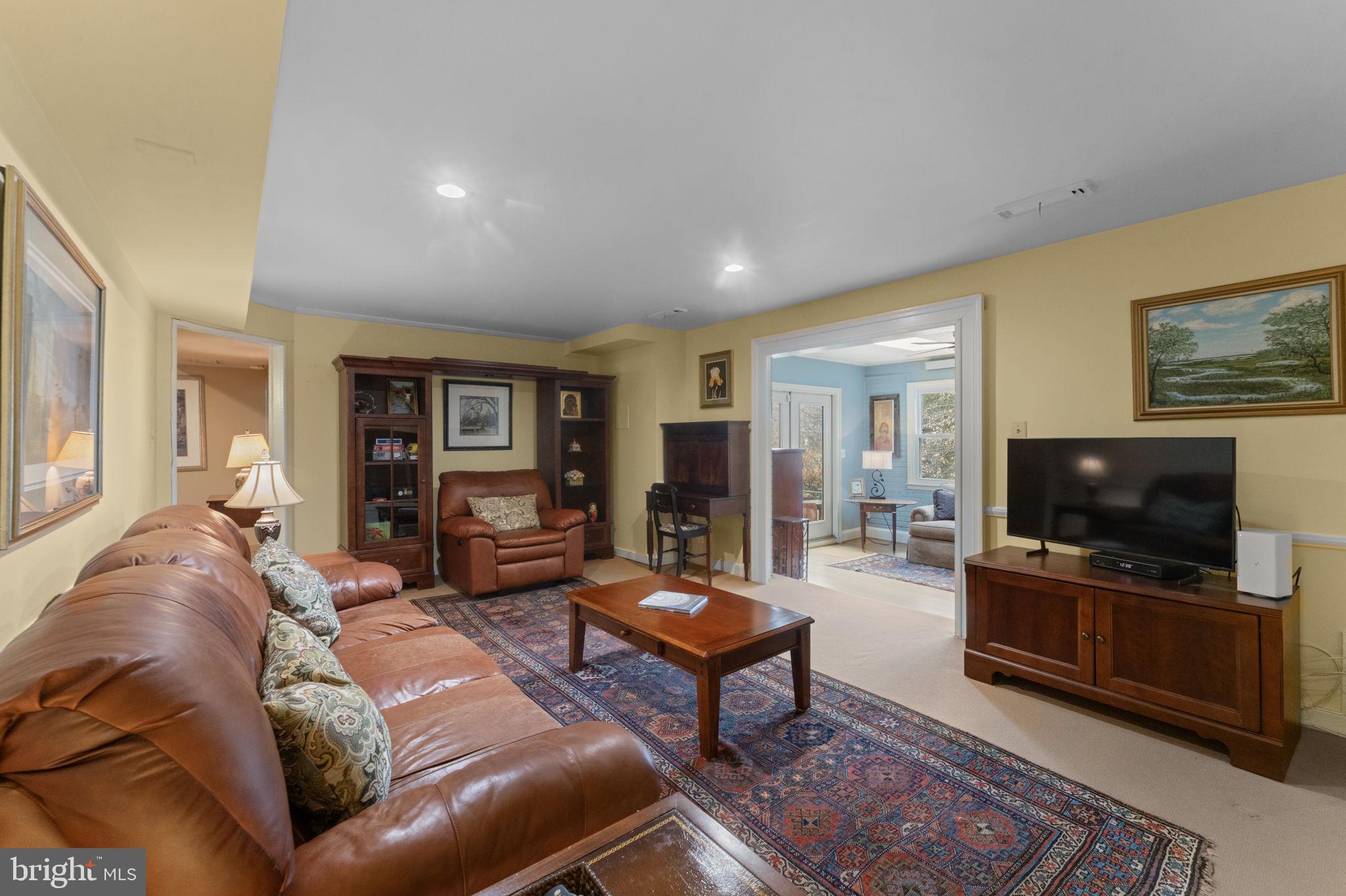 9303 SWINBURNE COURT