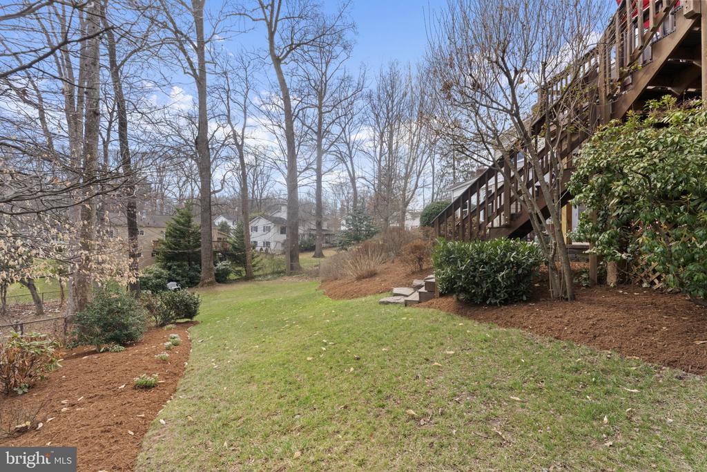 9303 SWINBURNE COURT