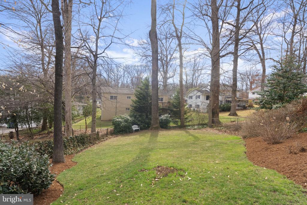 9303 SWINBURNE COURT