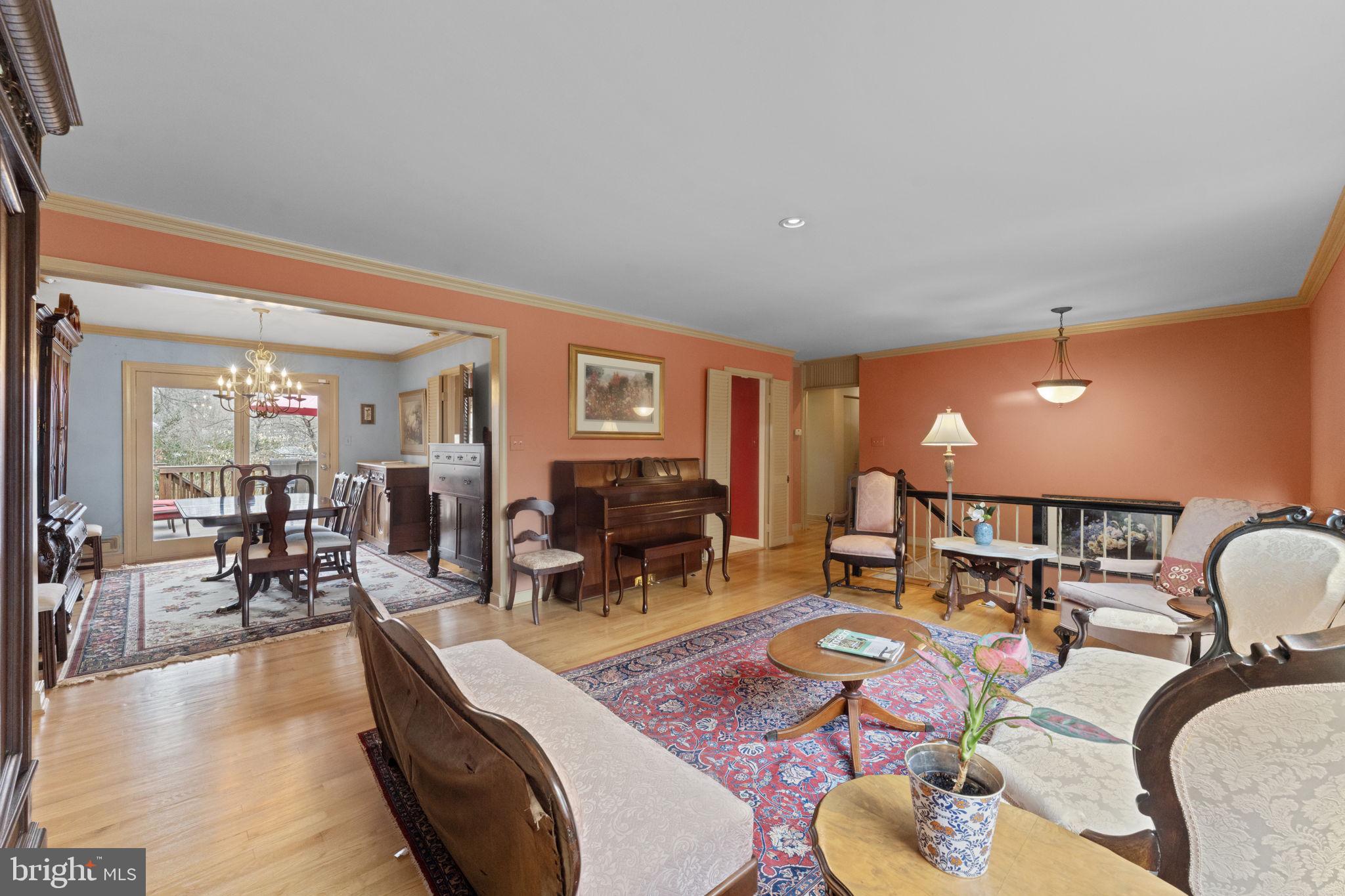 9303 SWINBURNE COURT