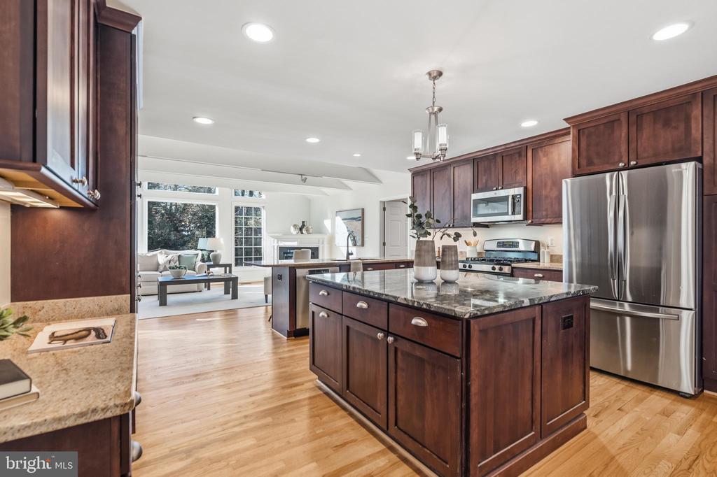9516 WALLINGFORD DRIVE