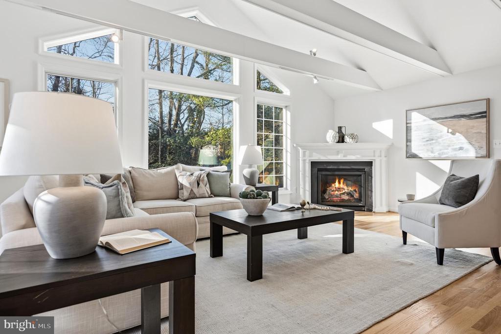 9516 WALLINGFORD DRIVE