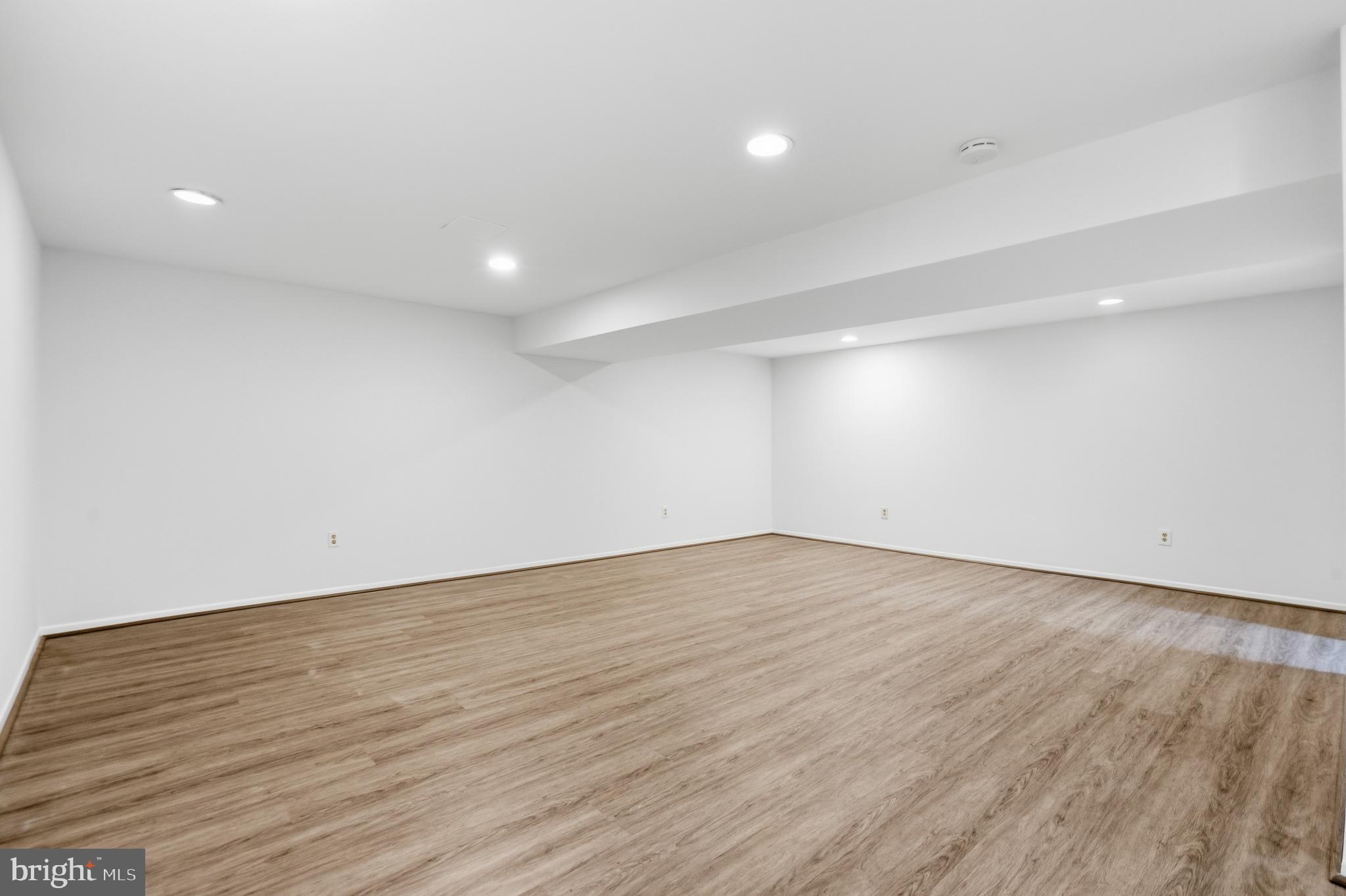 9516 WALLINGFORD DRIVE