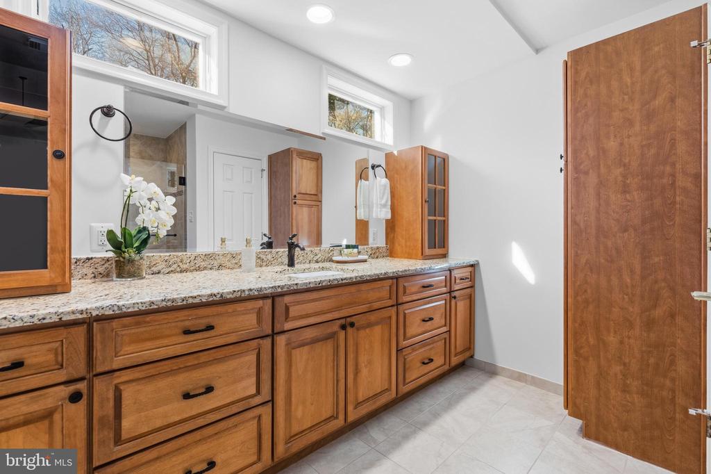 9516 WALLINGFORD DRIVE