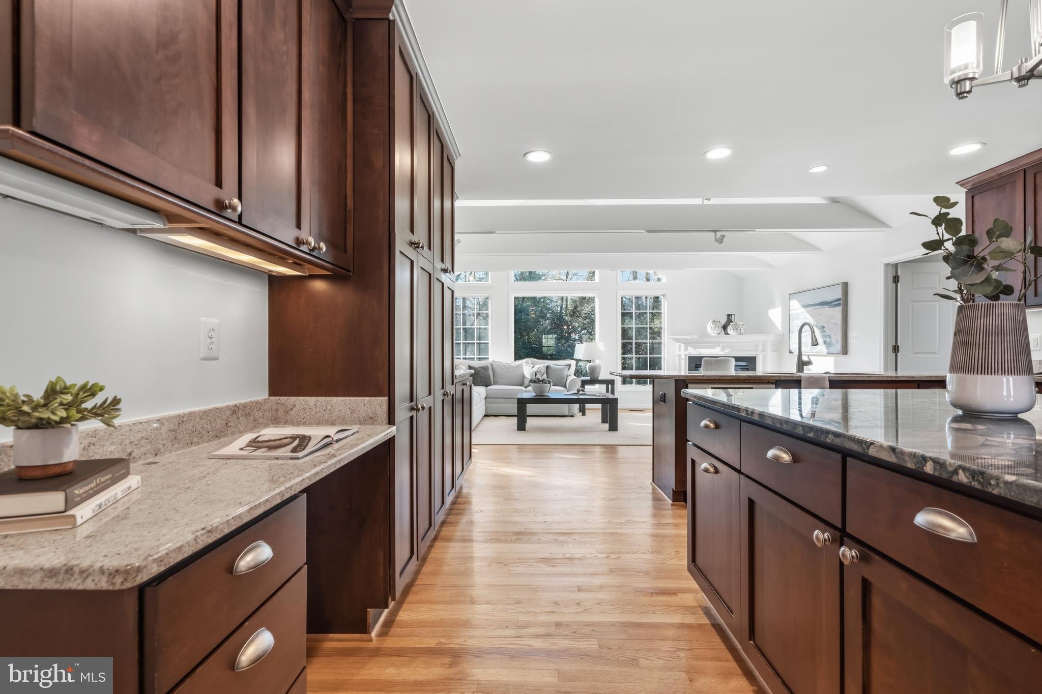 9516 WALLINGFORD DRIVE