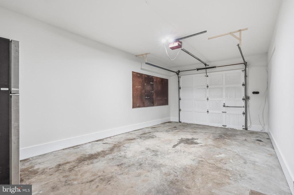 9516 WALLINGFORD DRIVE