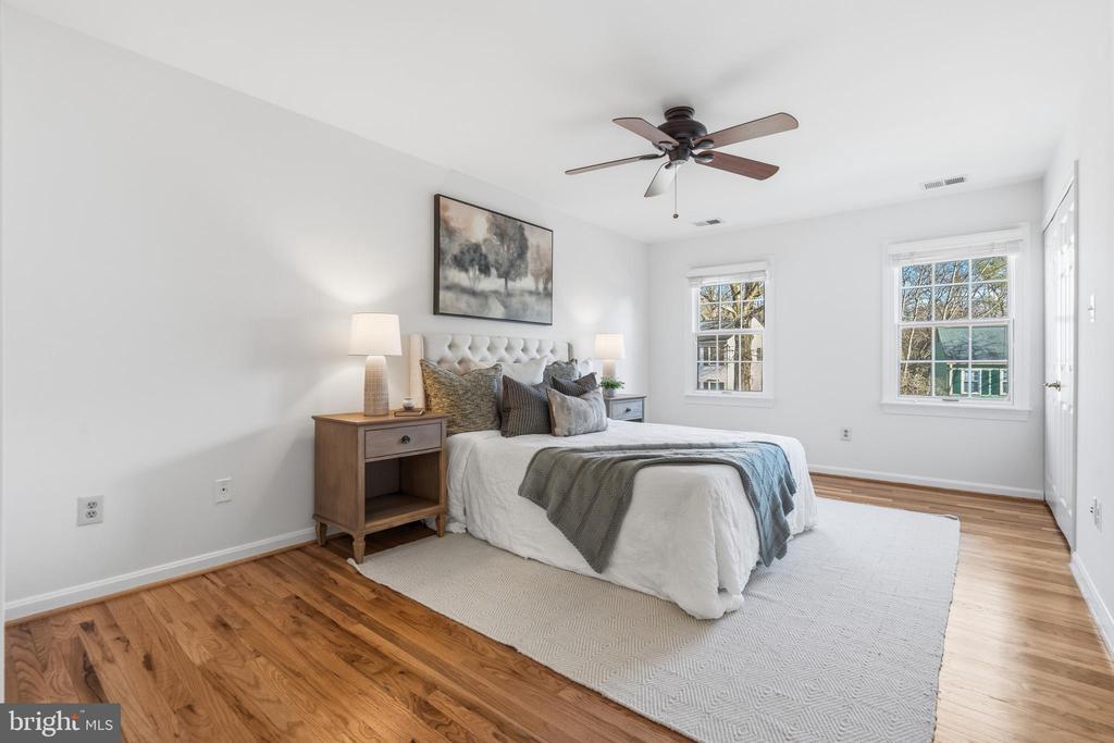 9516 WALLINGFORD DRIVE