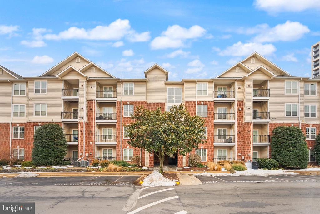 1601 SPRING GATE DRIVE 1116