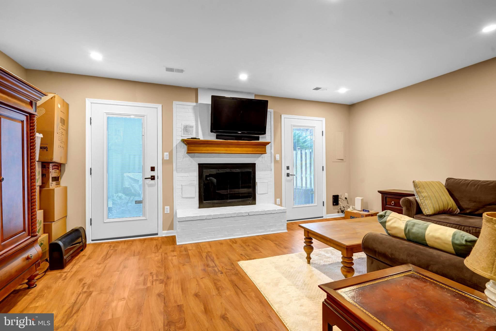 5922 MUNSON COURT