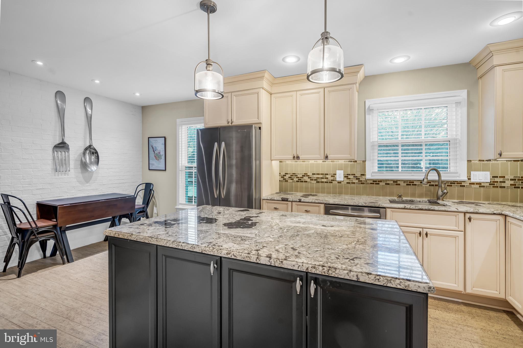 5922 MUNSON COURT
