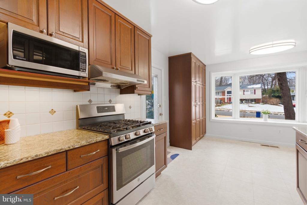2410 DREXEL STREET