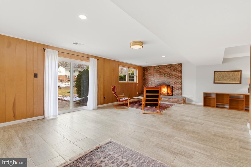 2410 DREXEL STREET