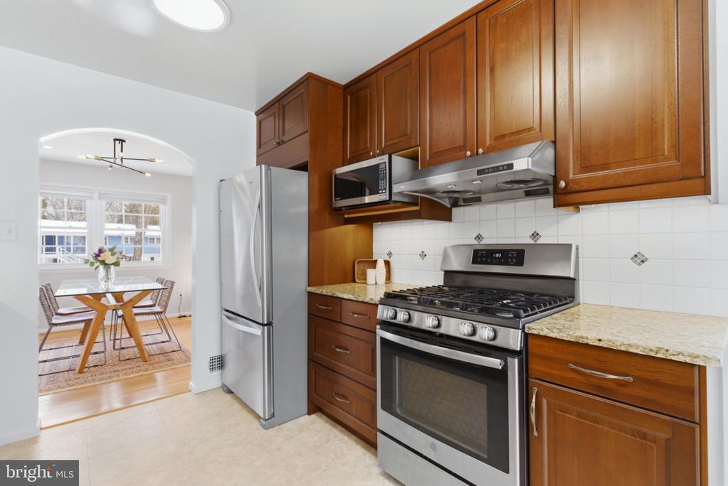 2410 DREXEL STREET