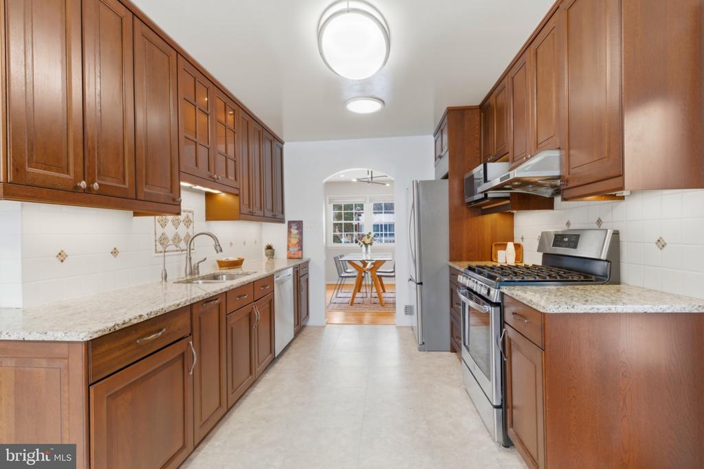2410 DREXEL STREET