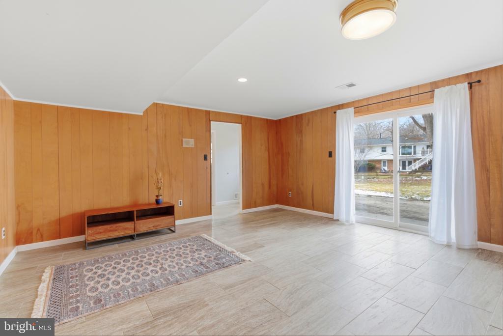 2410 DREXEL STREET
