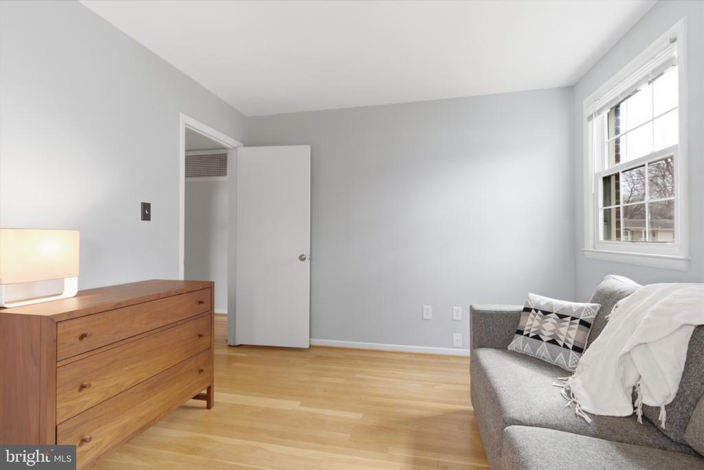 2410 DREXEL STREET
