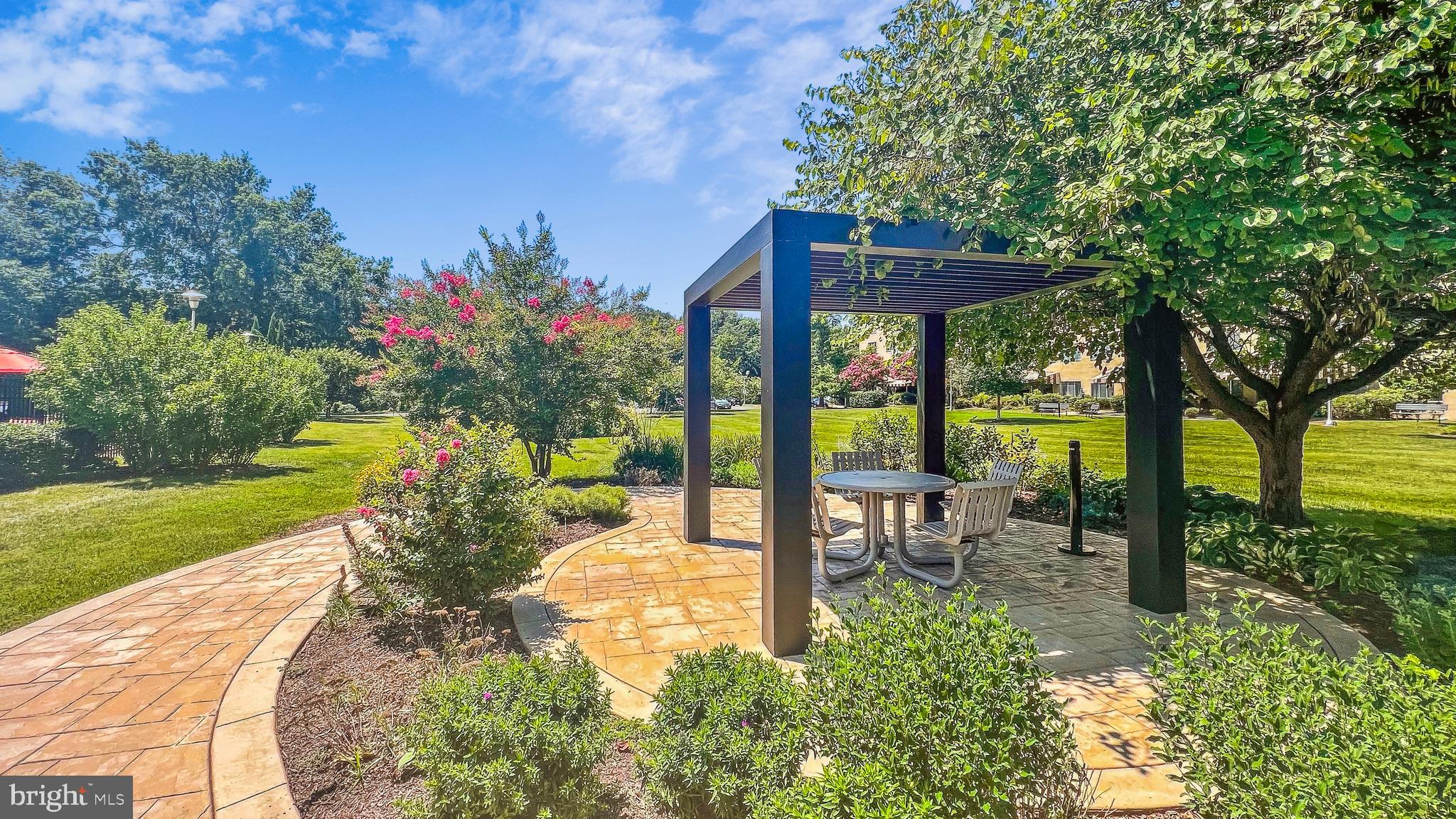 6621 WAKEFIELD DRIVE 812