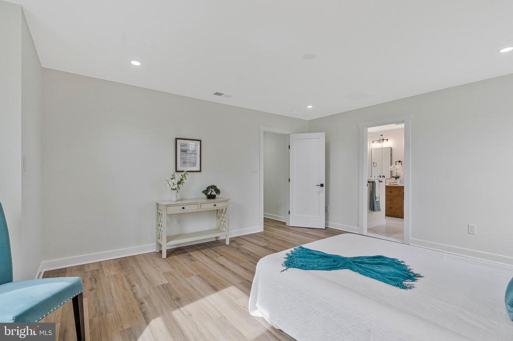 656 STUART COURT