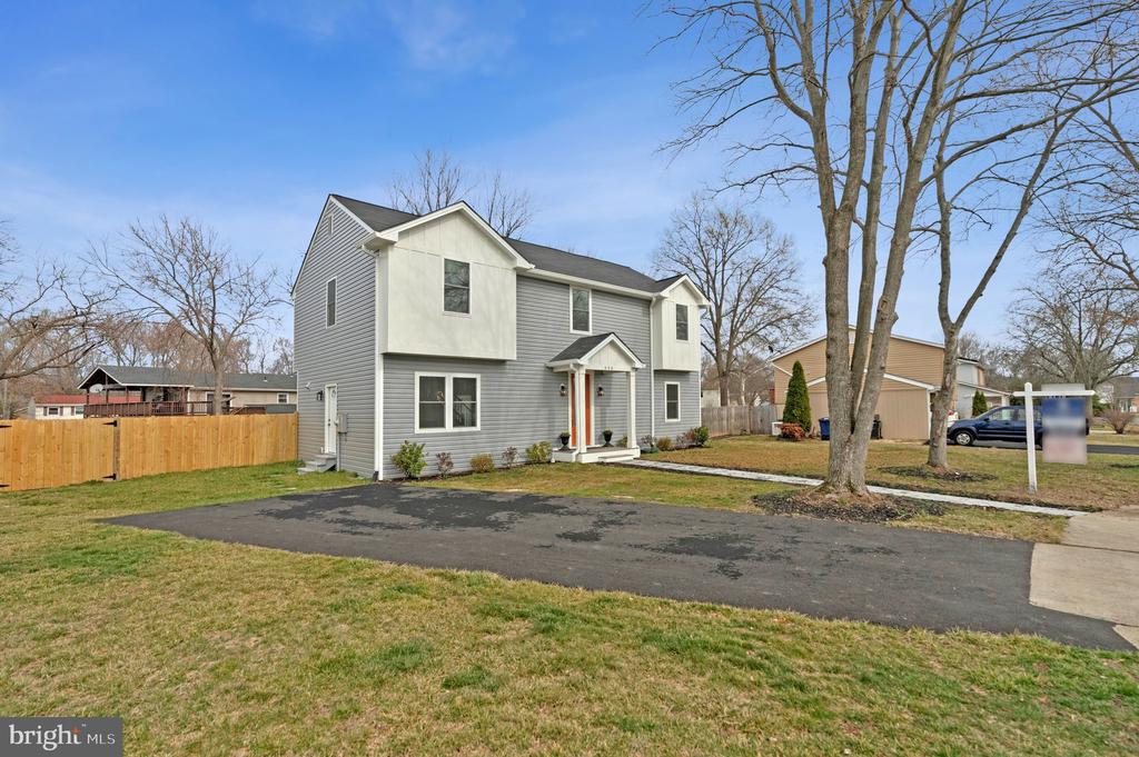 656 STUART COURT