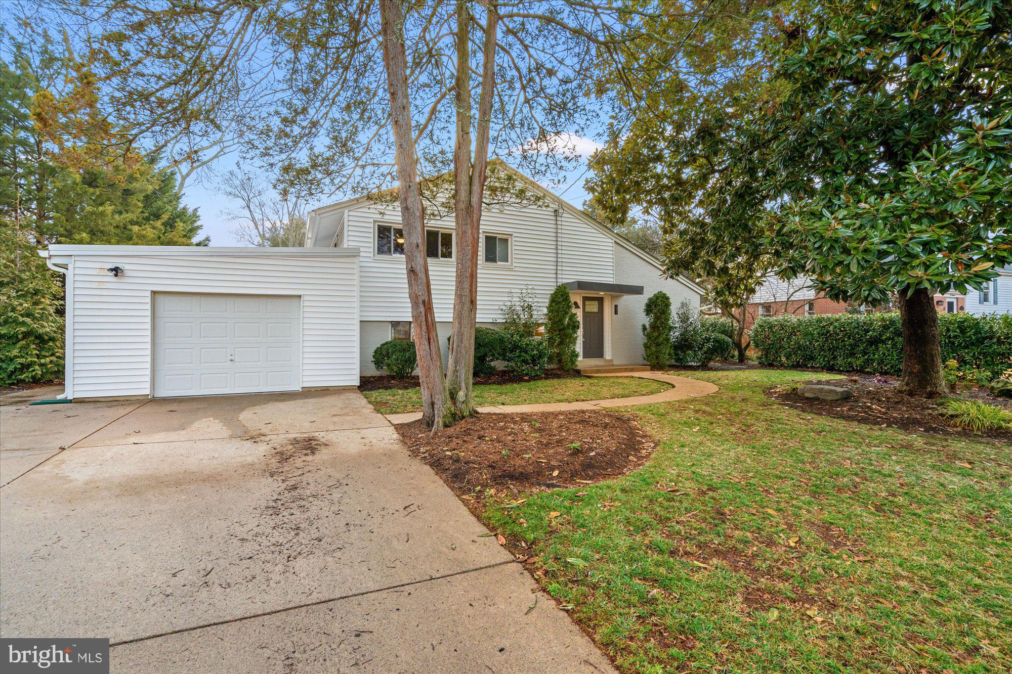 1017 CROTON DRIVE