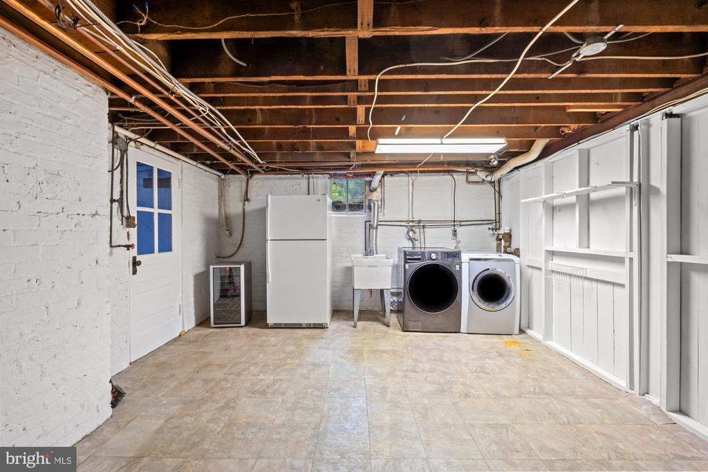 6108 VERNON TERRACE