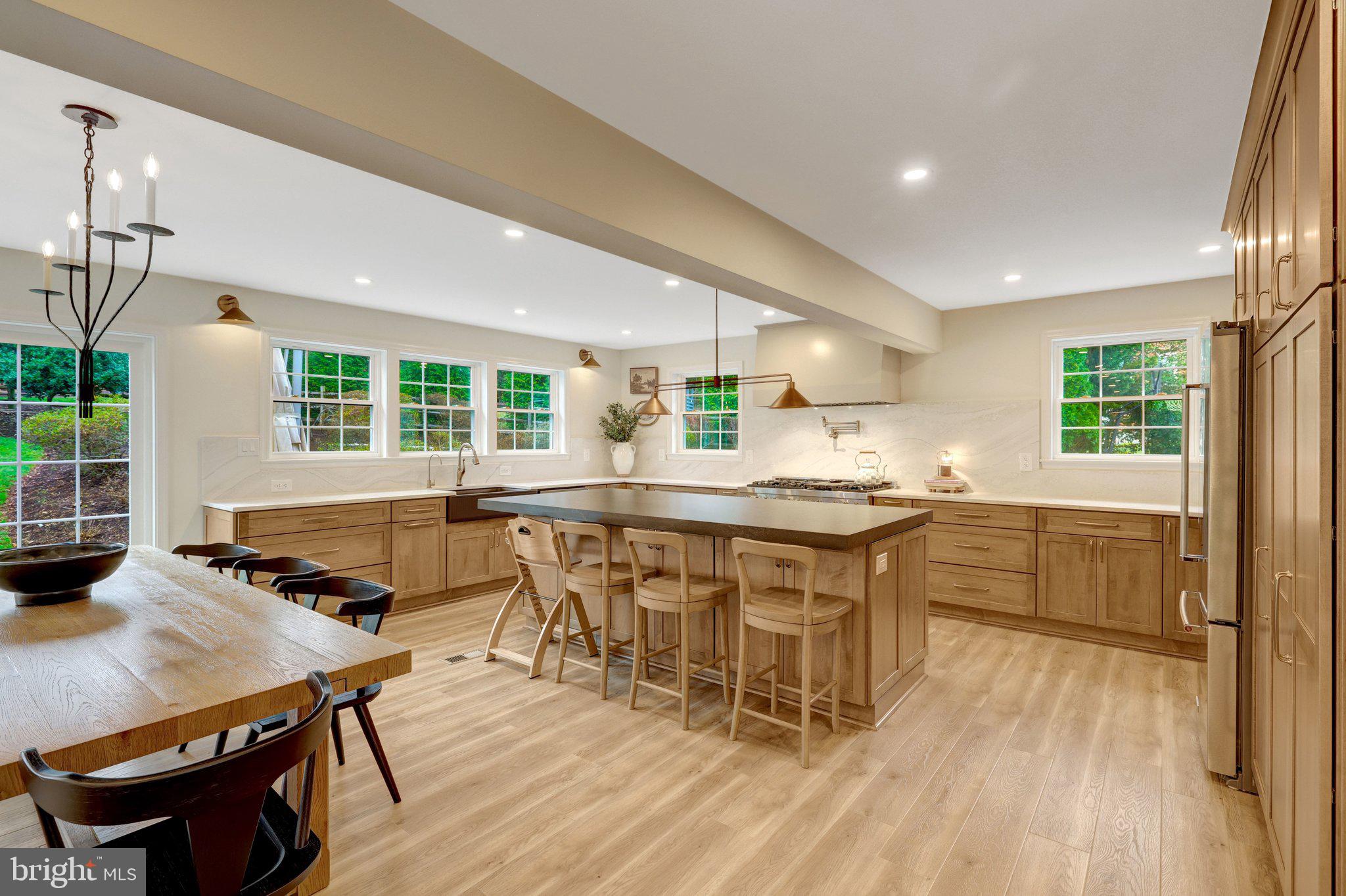 2818 CENTER RIDGE DRIVE