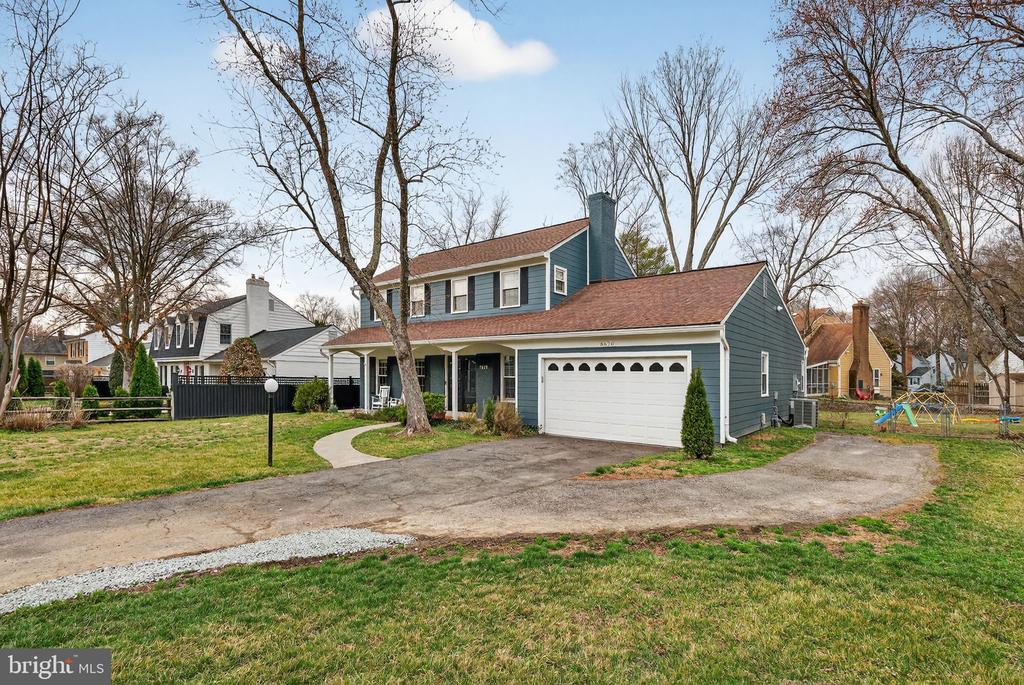8620 FORT HUNT ROAD