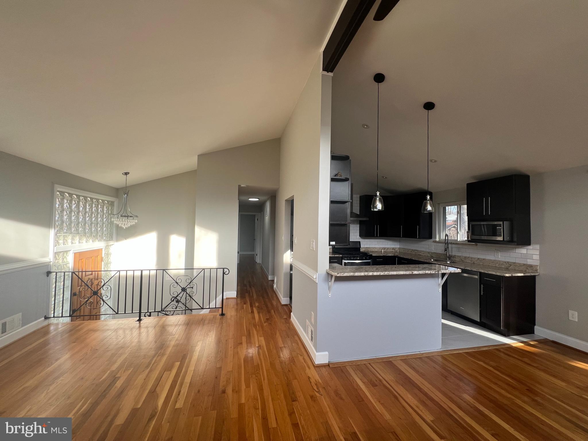 10123 EASTLAKE DRIVE