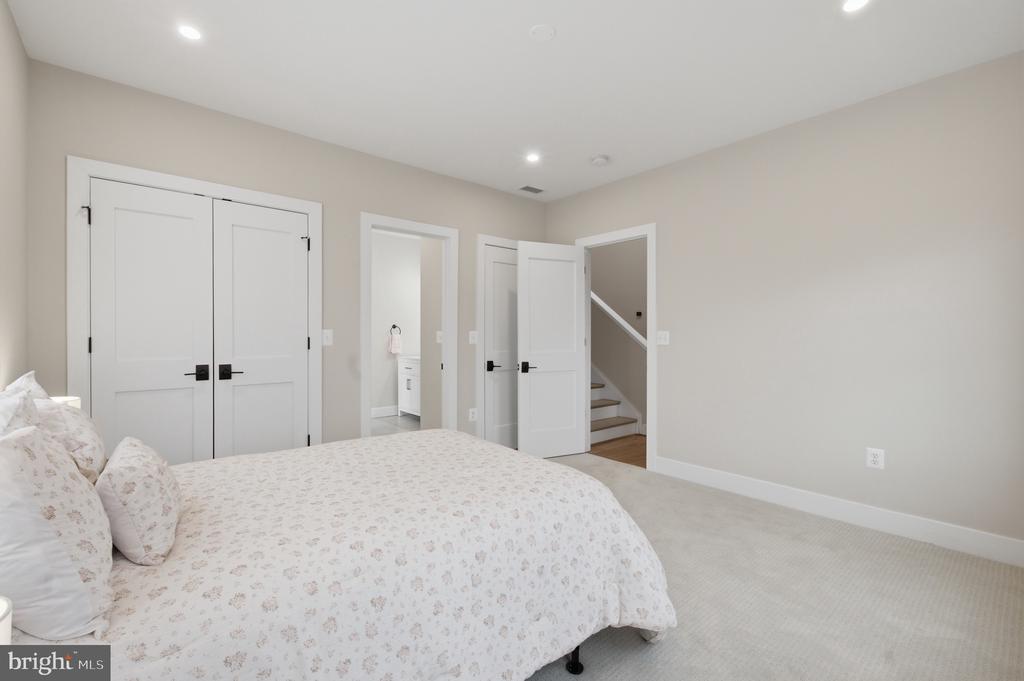 1304 GAHANT ROAD