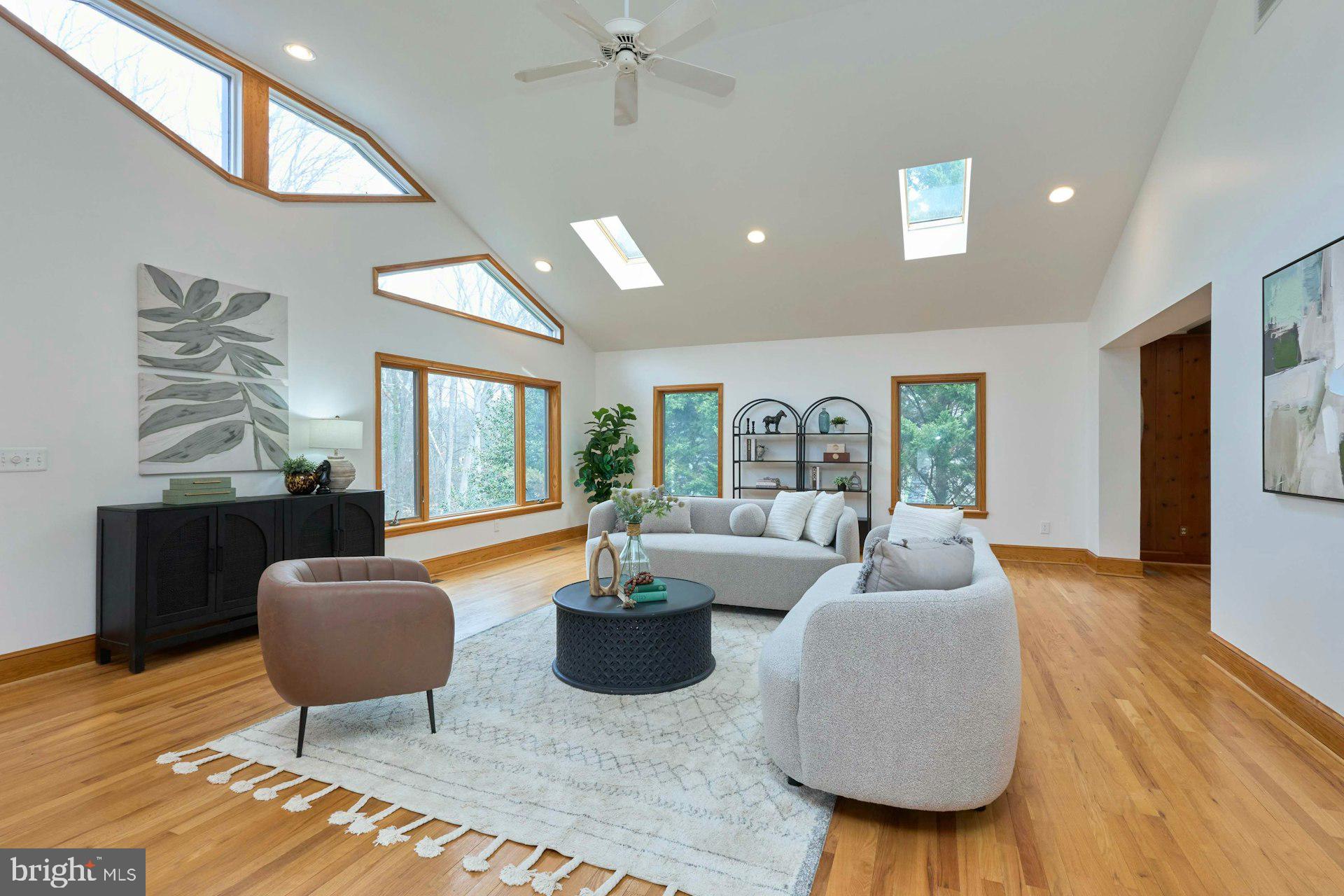 6586 BRADDOCK ROAD