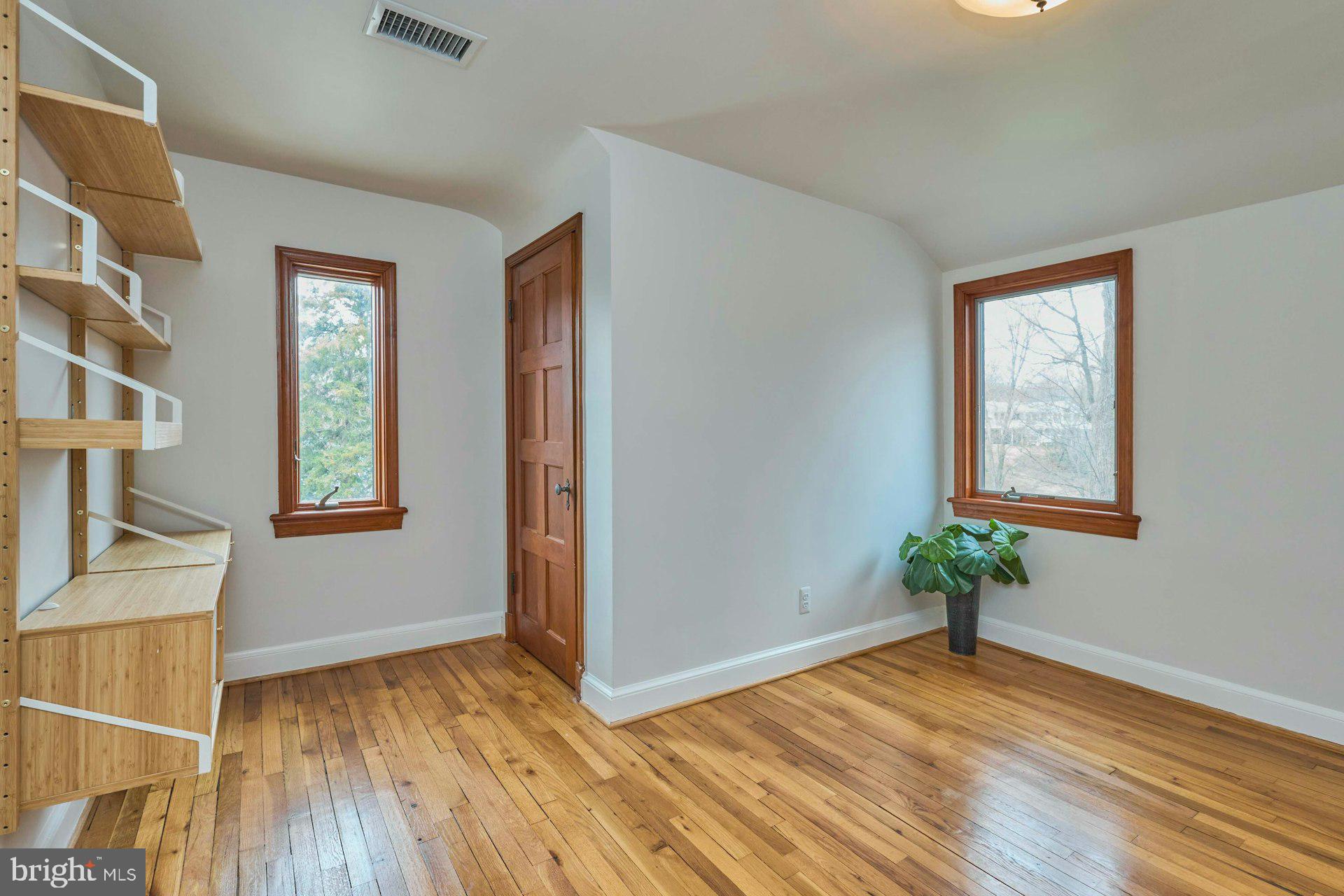 6586 BRADDOCK ROAD