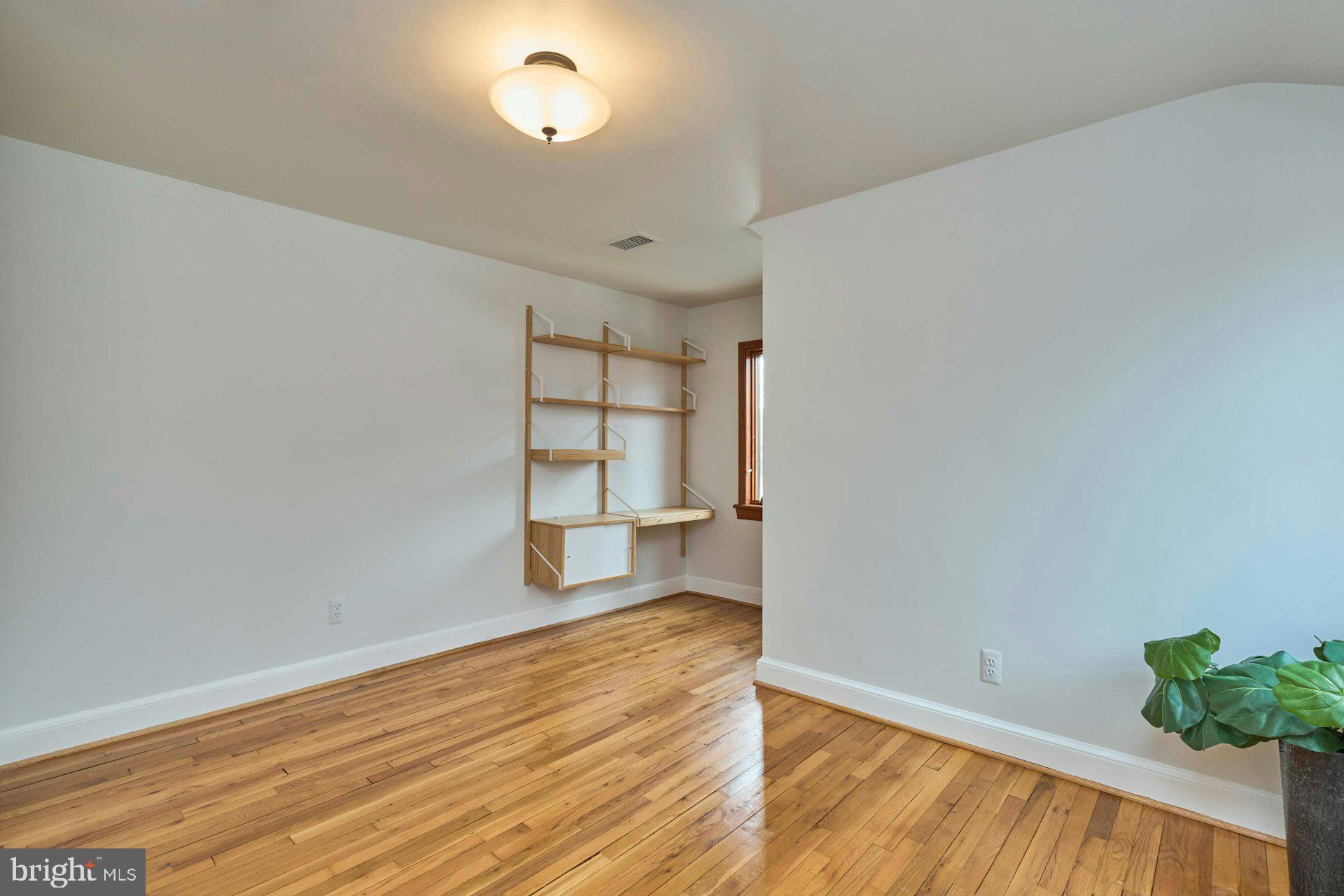 6586 BRADDOCK ROAD