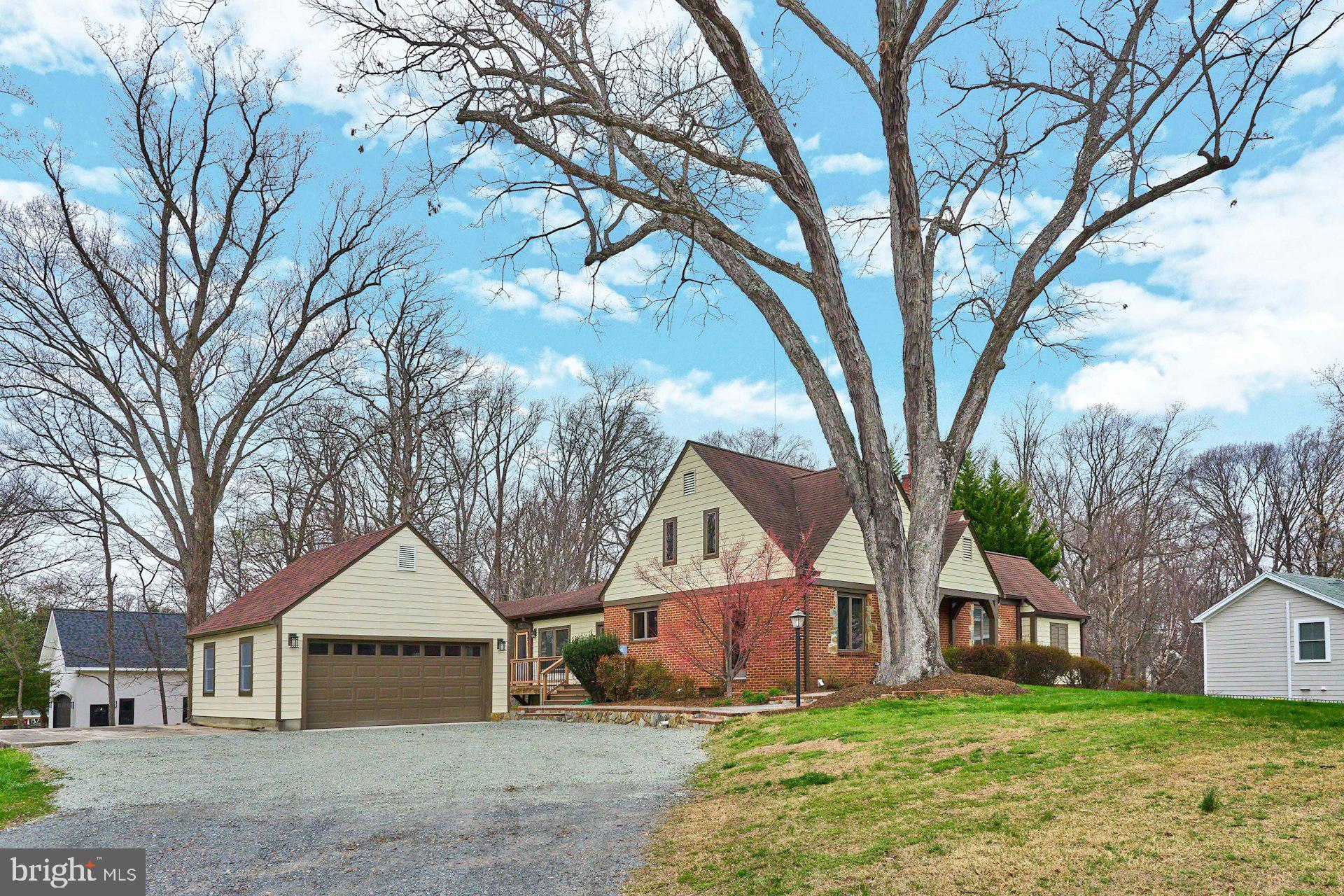 6586 BRADDOCK ROAD