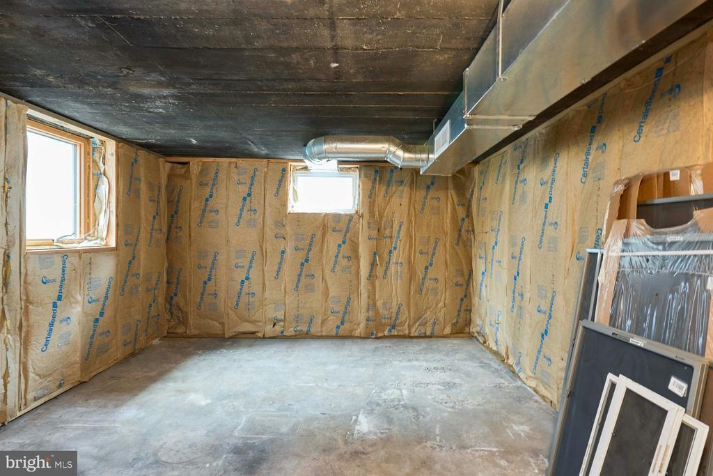 6586 BRADDOCK ROAD