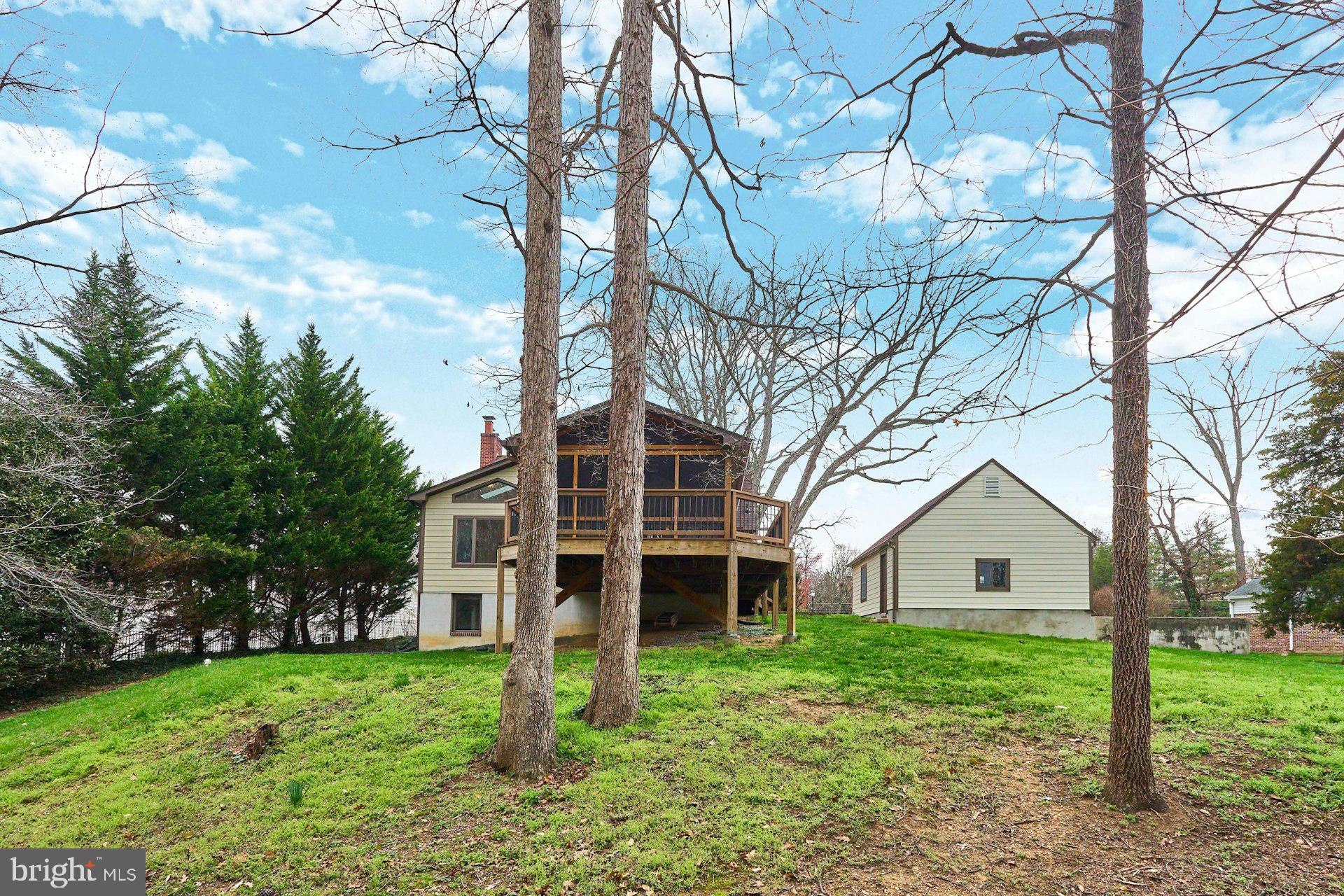 6586 BRADDOCK ROAD