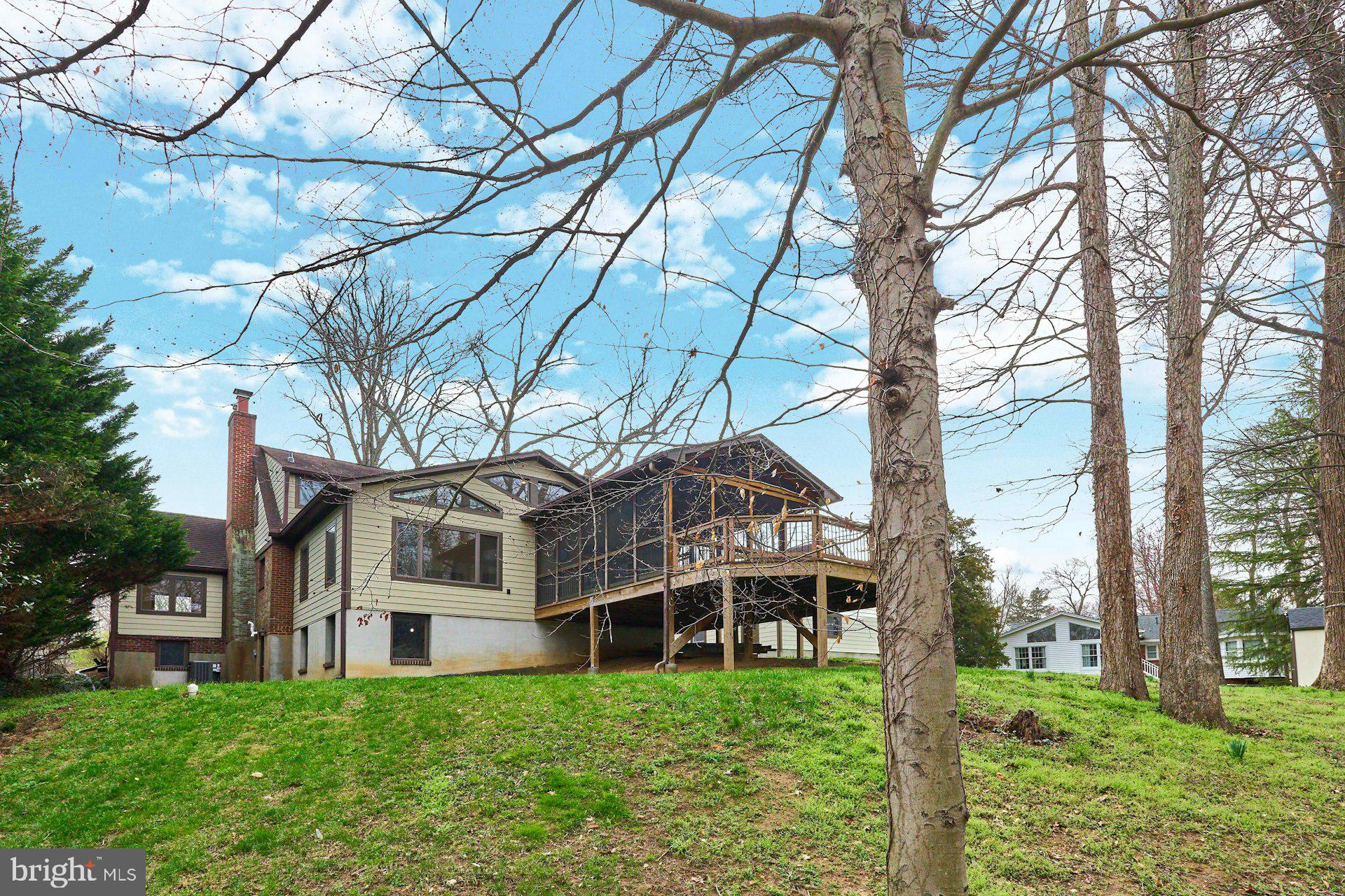 6586 BRADDOCK ROAD