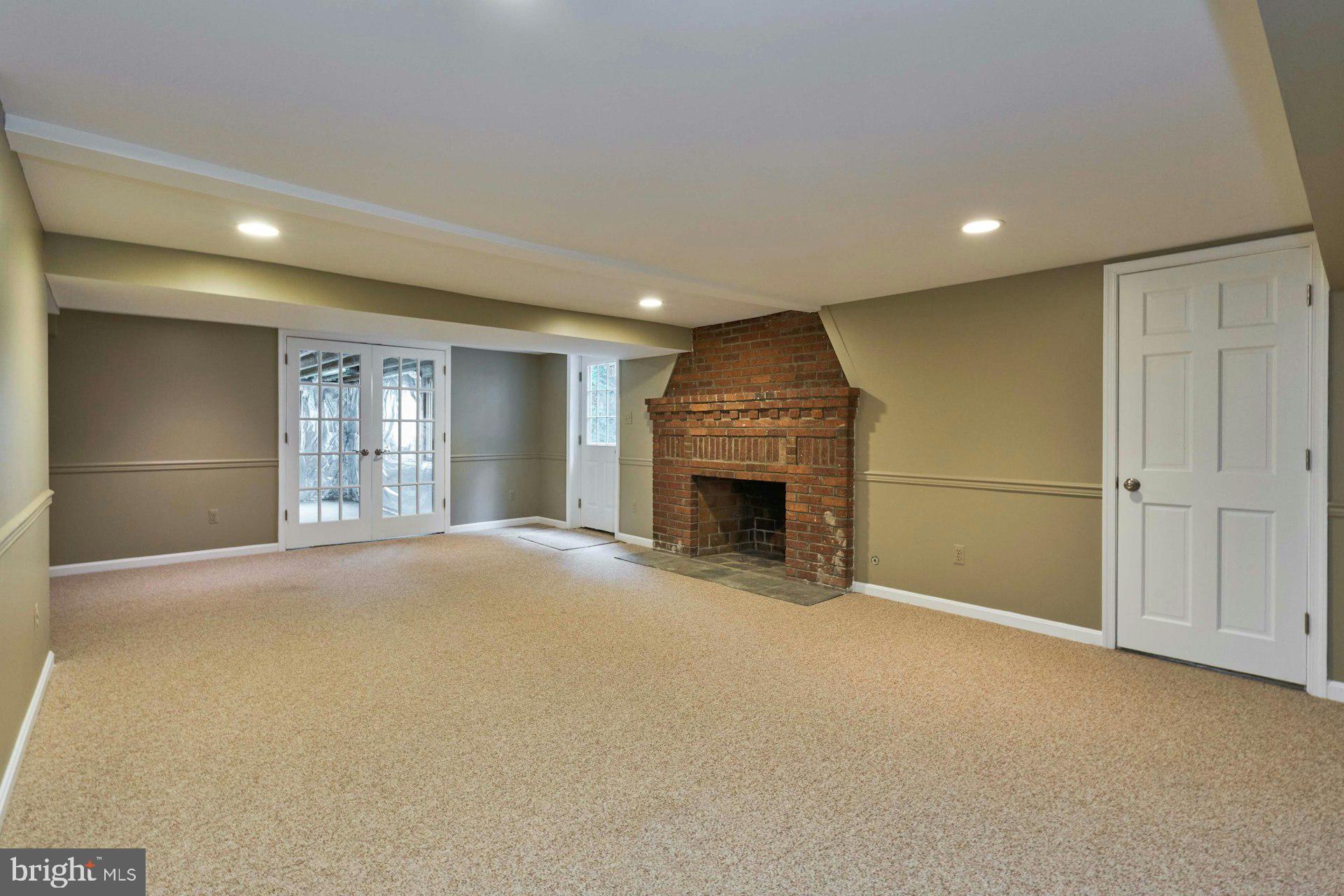 6586 BRADDOCK ROAD