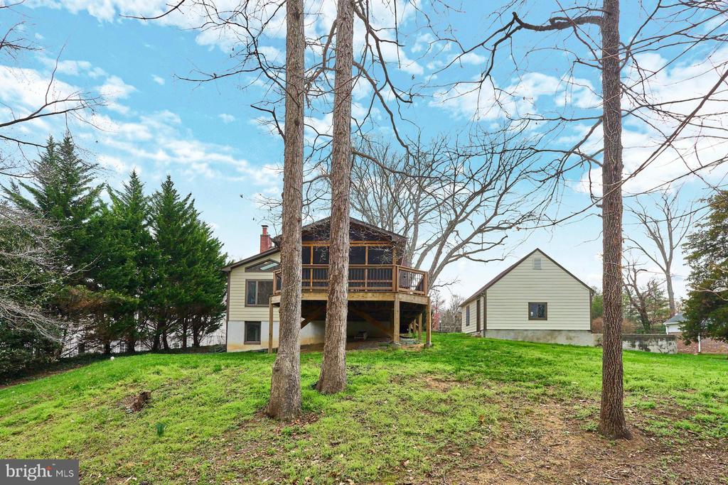6586 BRADDOCK ROAD