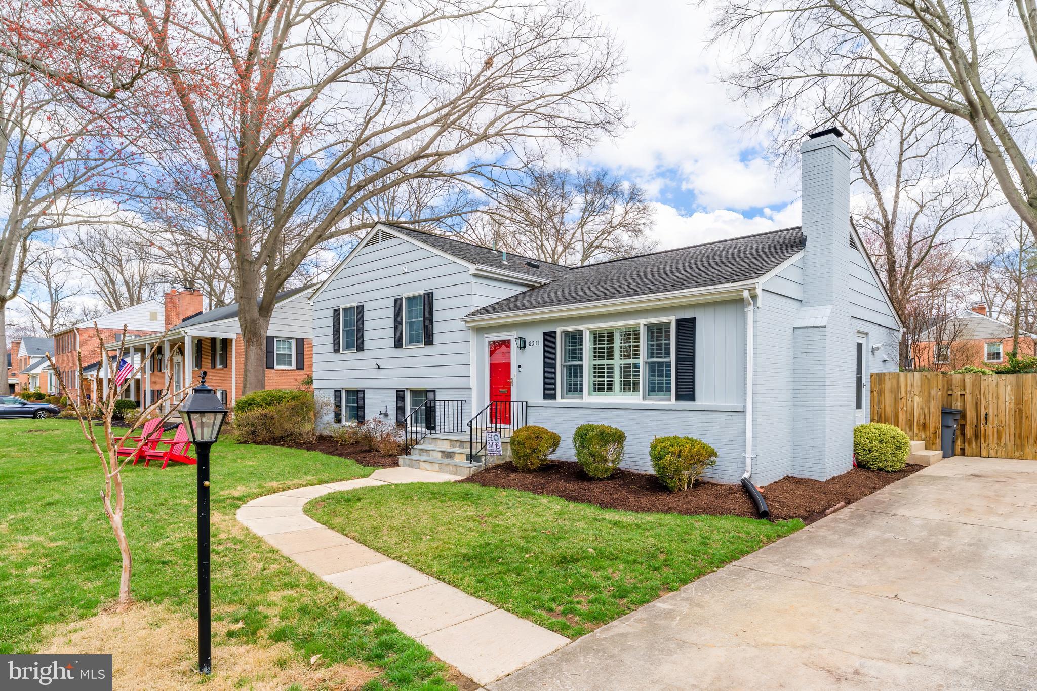 8511 STABLE DRIVE