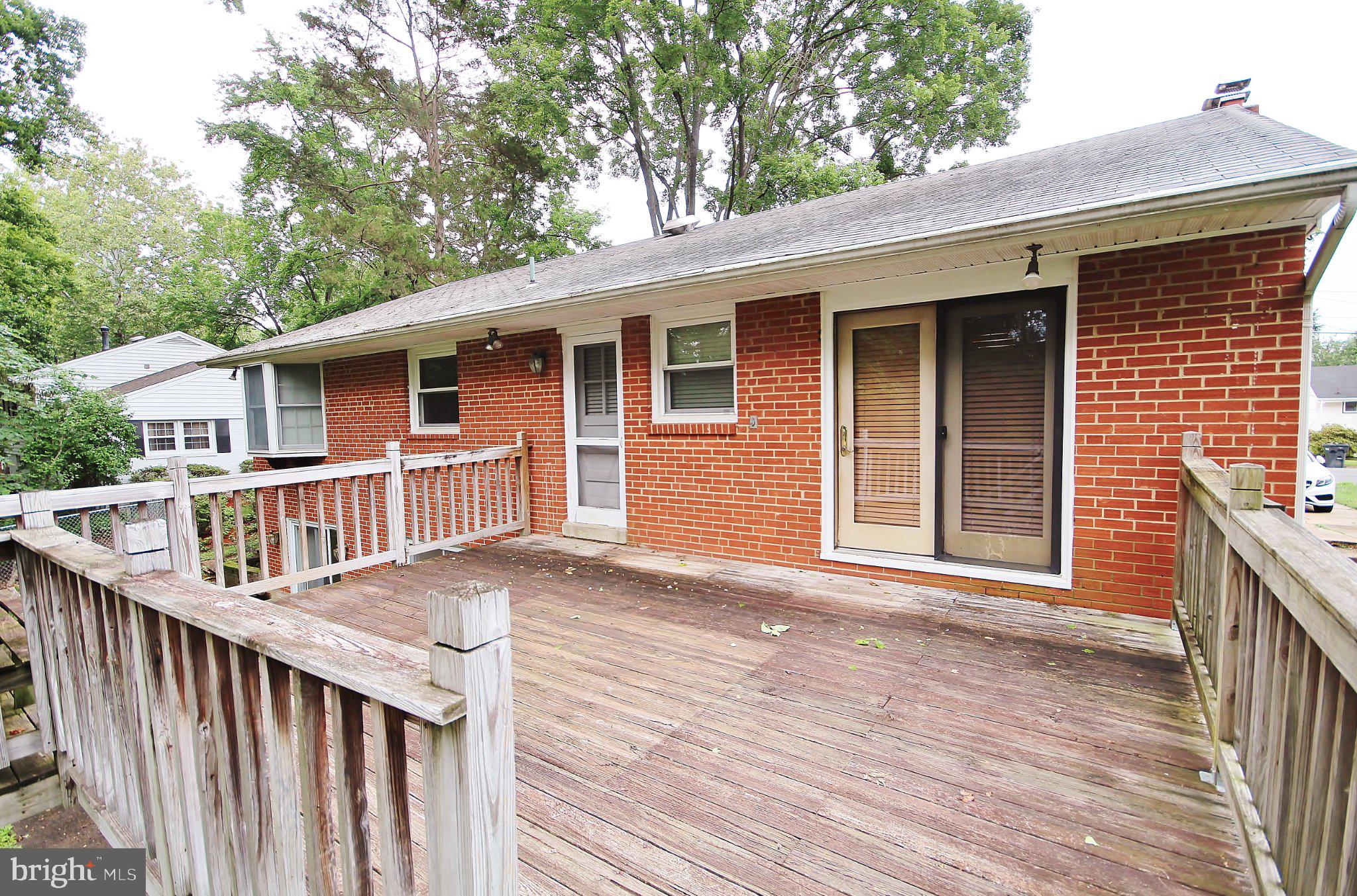 5504 INVERCHAPEL ROAD
