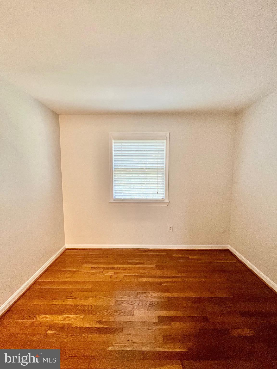 1556 BRUTON COURT